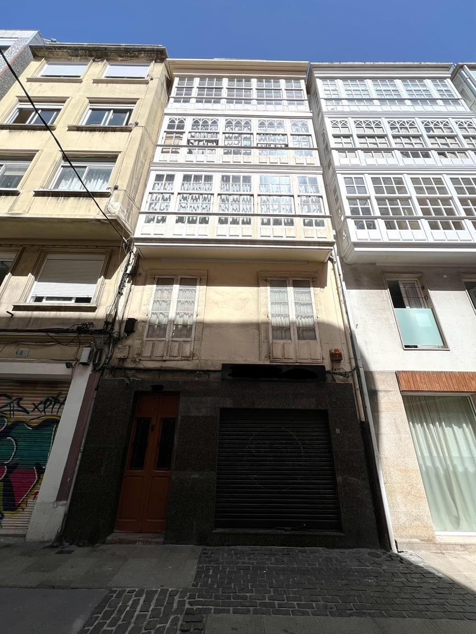 Foto 3 EDIFICIO EN VENTA EN C/ORZAN, A CORUÑA