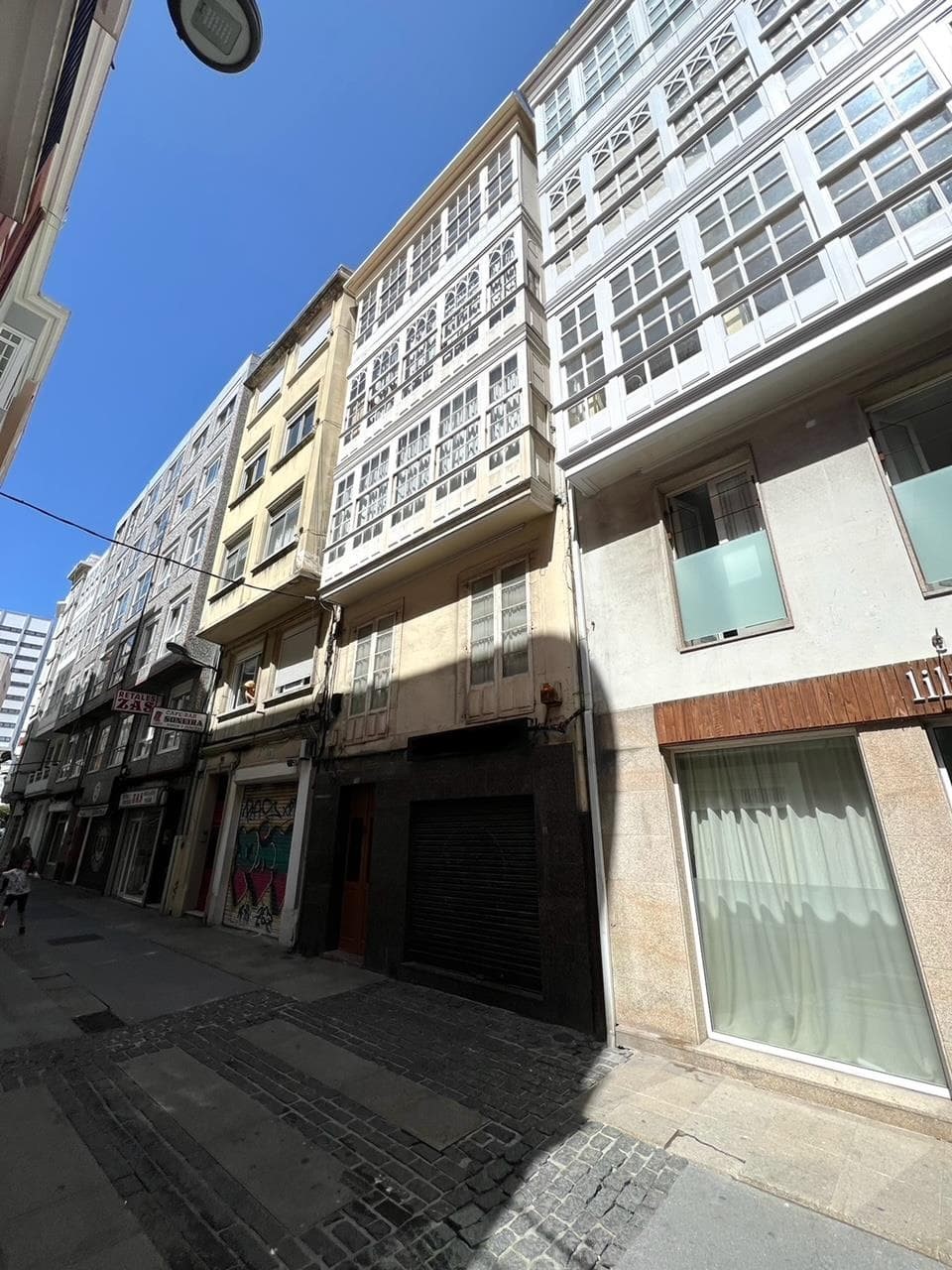 Foto 4 EDIFICIO EN VENTA EN C/ORZAN, A CORUÑA